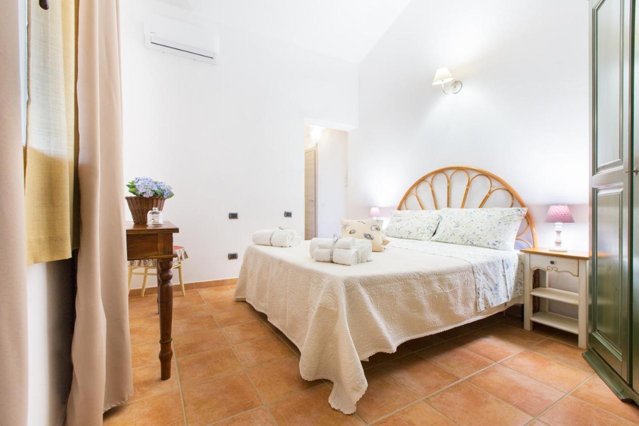 B&B La Vela Chia Εξωτερικό φωτογραφία